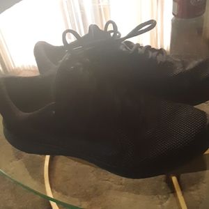 Nike down shifters tennis shoes